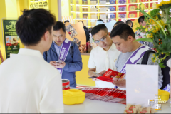 为市场拓展建牢根
